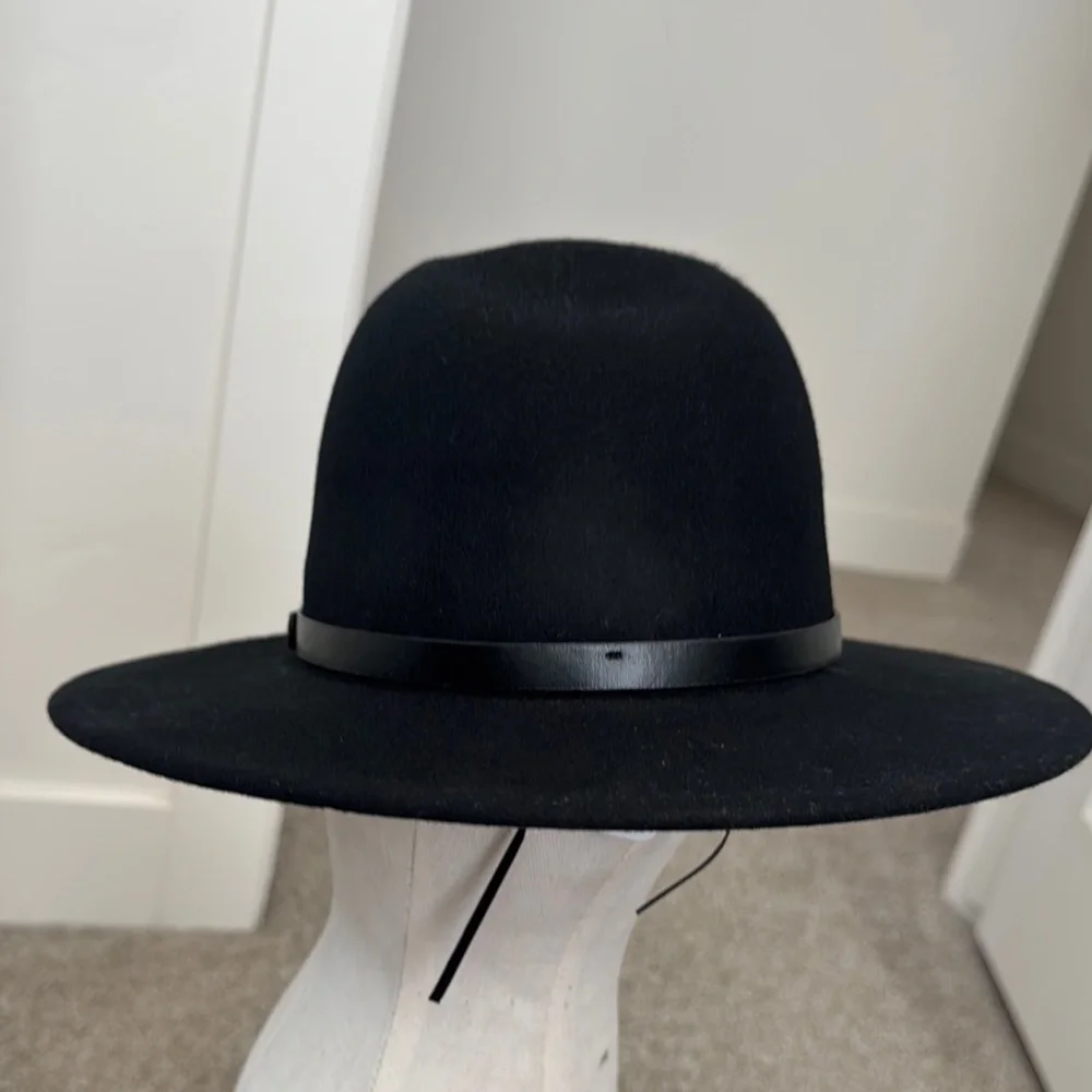 Free People Stylish Black Fedora Hat - Picture 3 of 5